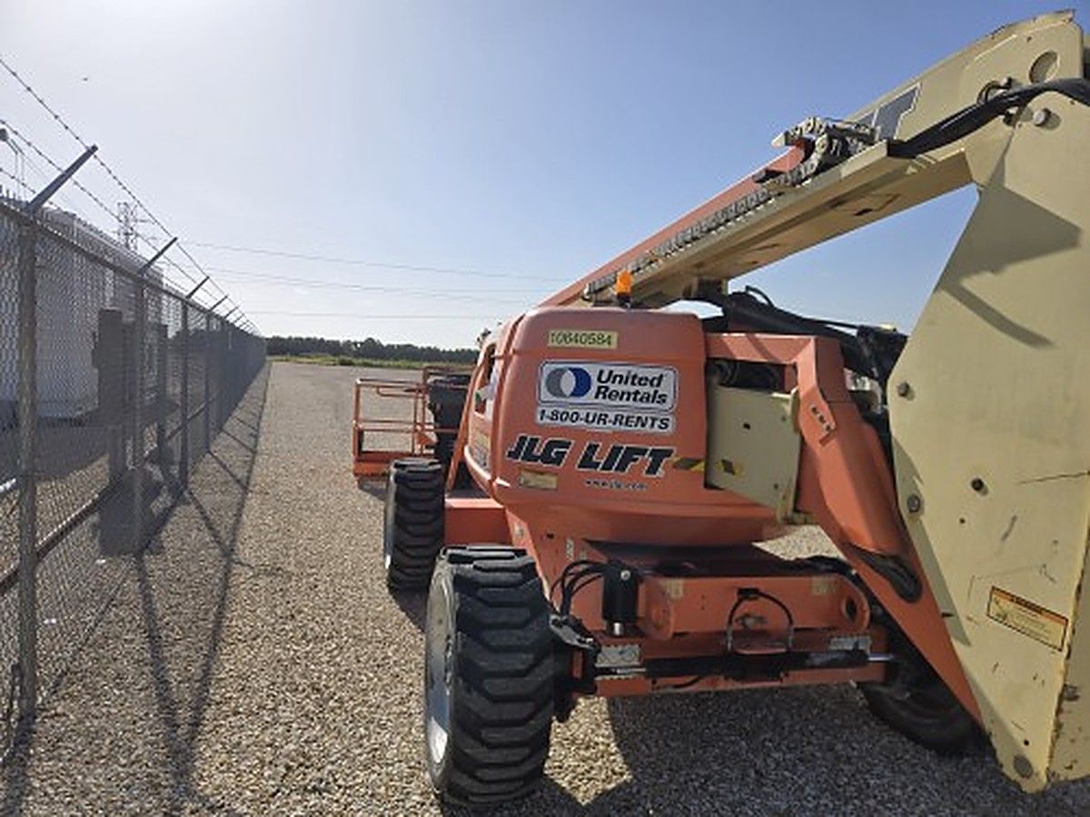 JLG 600AJ photo 2
