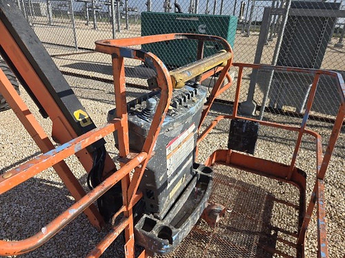 JLG 600AJ photo 3