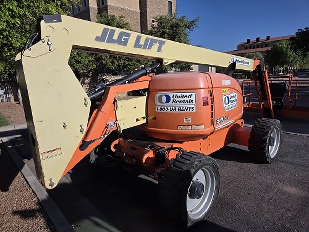 JLG 600AJ photo 3