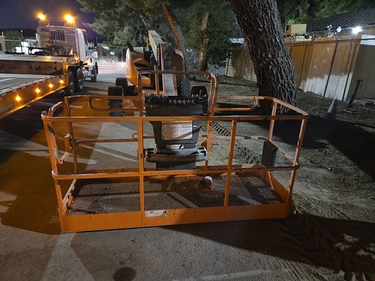 JLG 600AJ photo 2