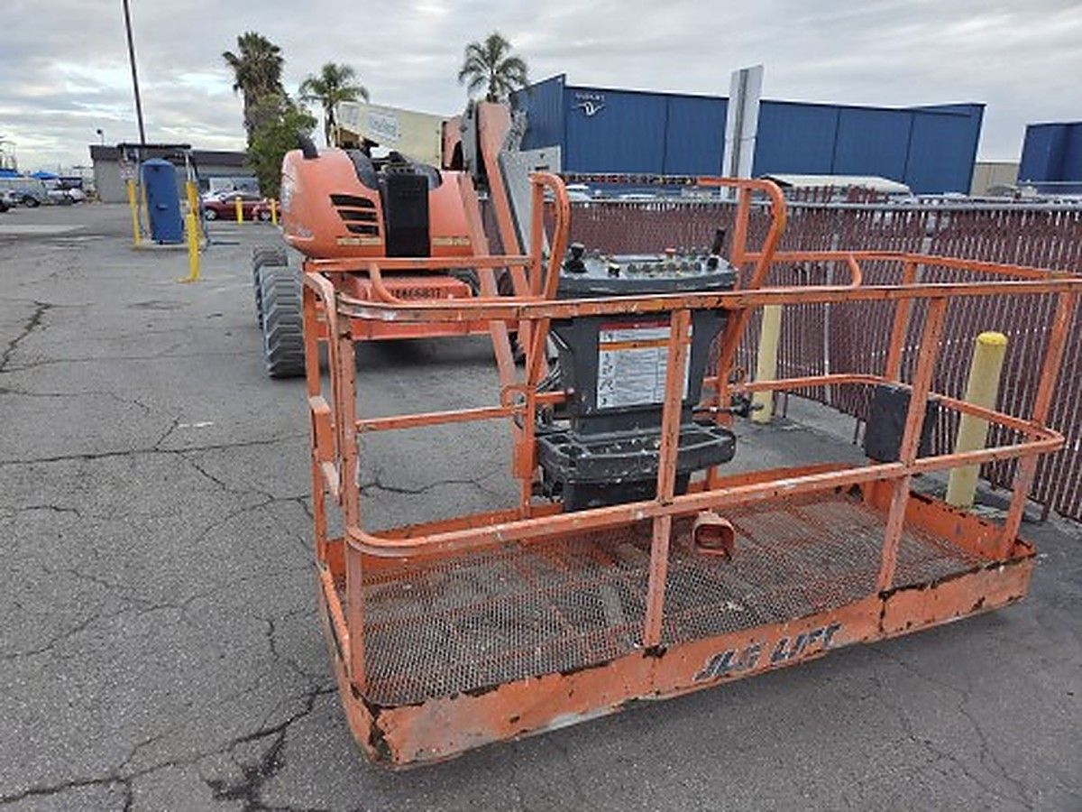 JLG 600AJ photo 4