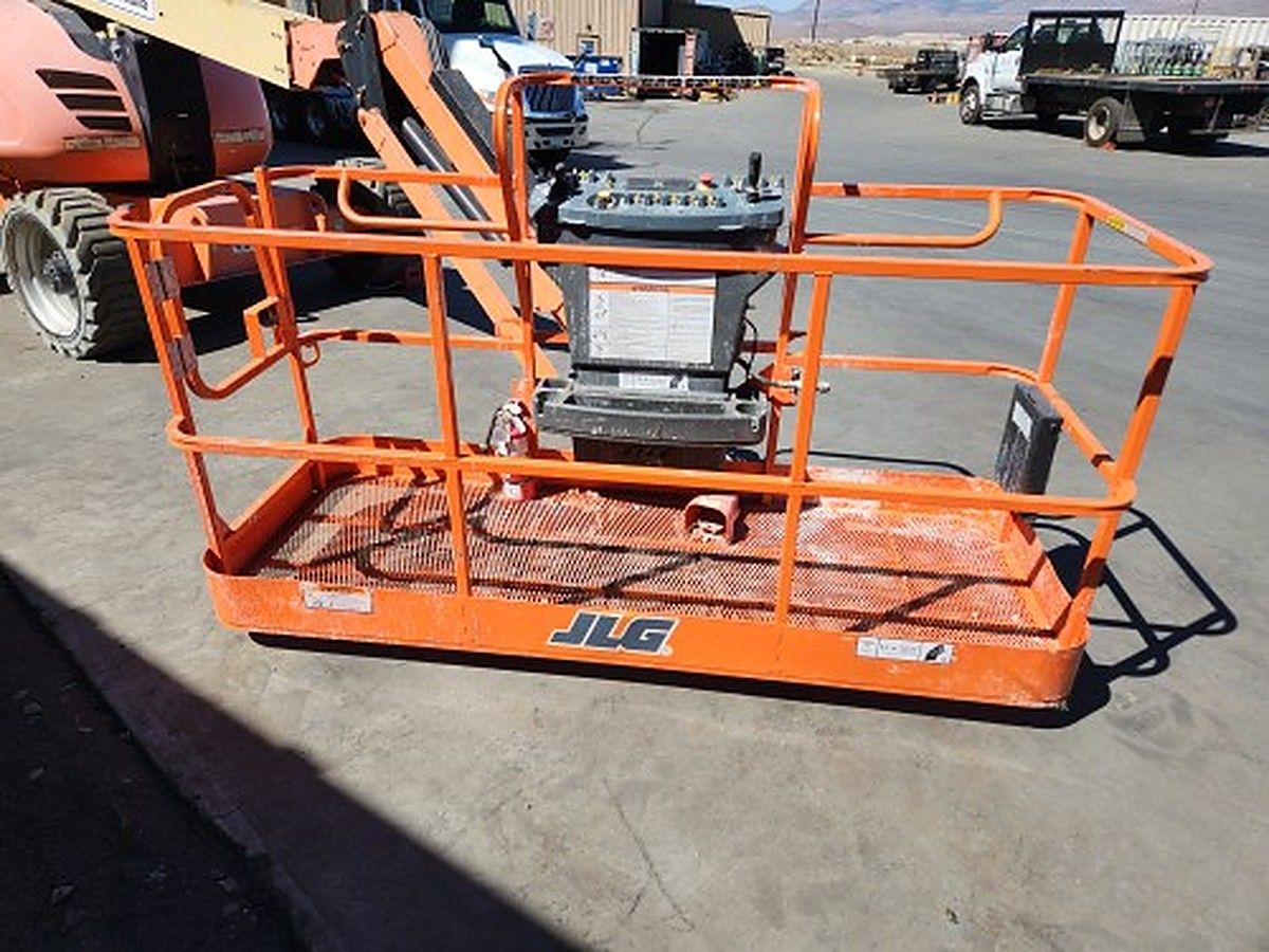 JLG 600AJ photo 3