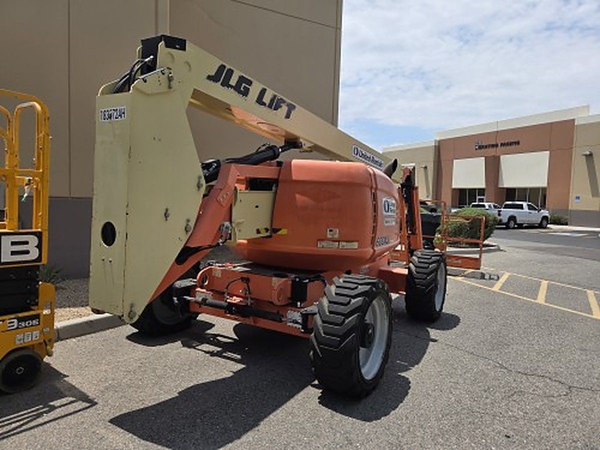 JLG 600AJ photo 2