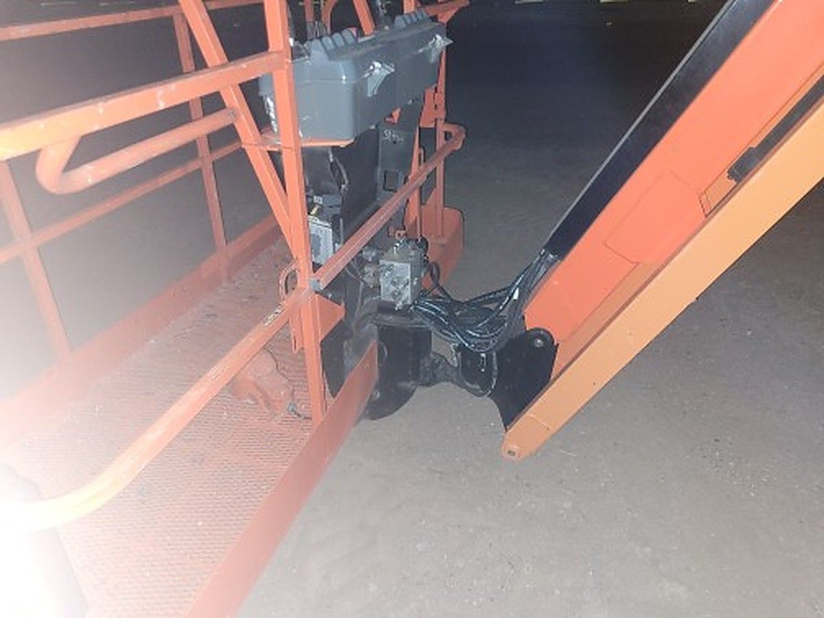 JLG 600AJ photo 3