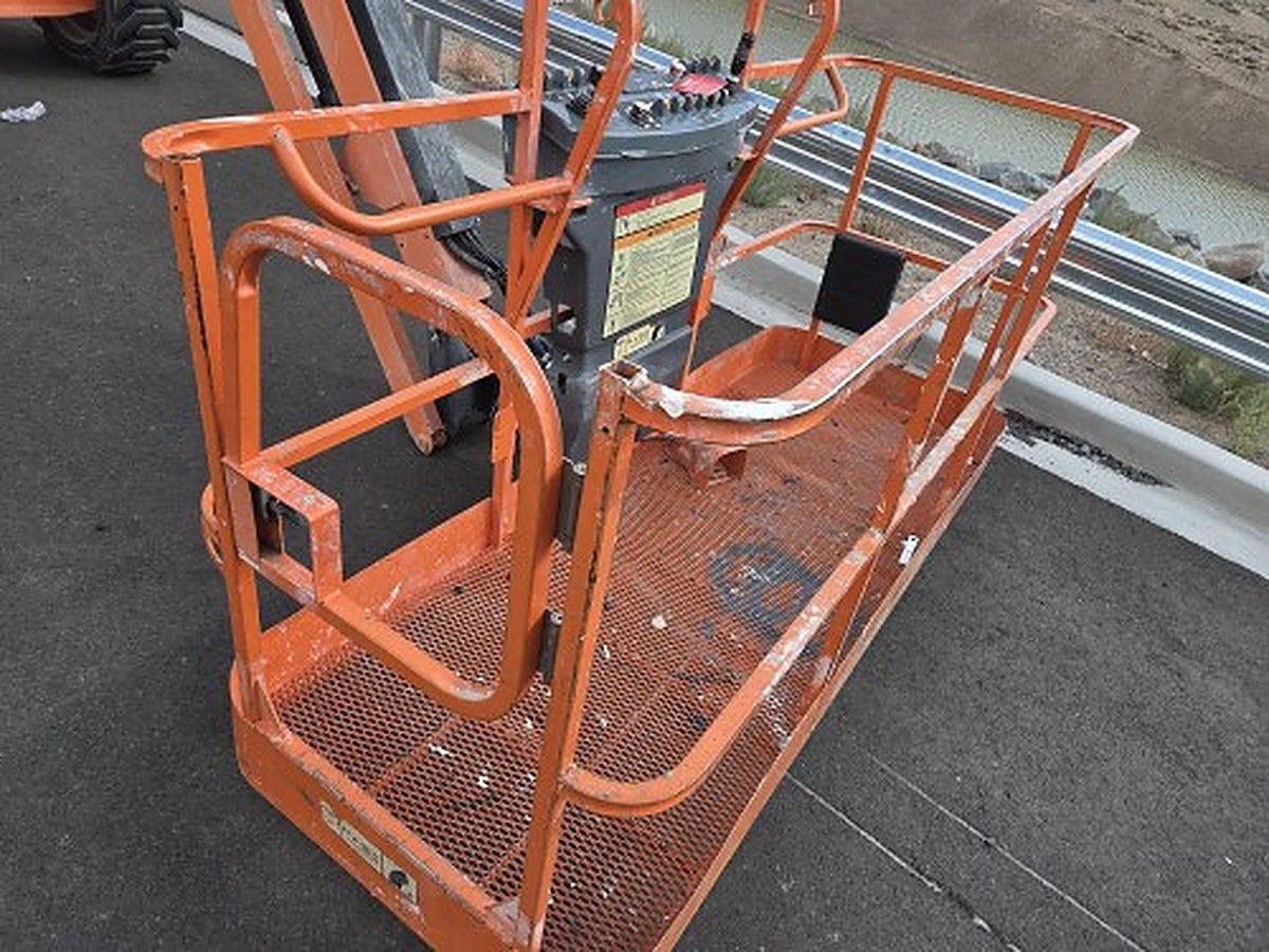 JLG 600AJ photo 12