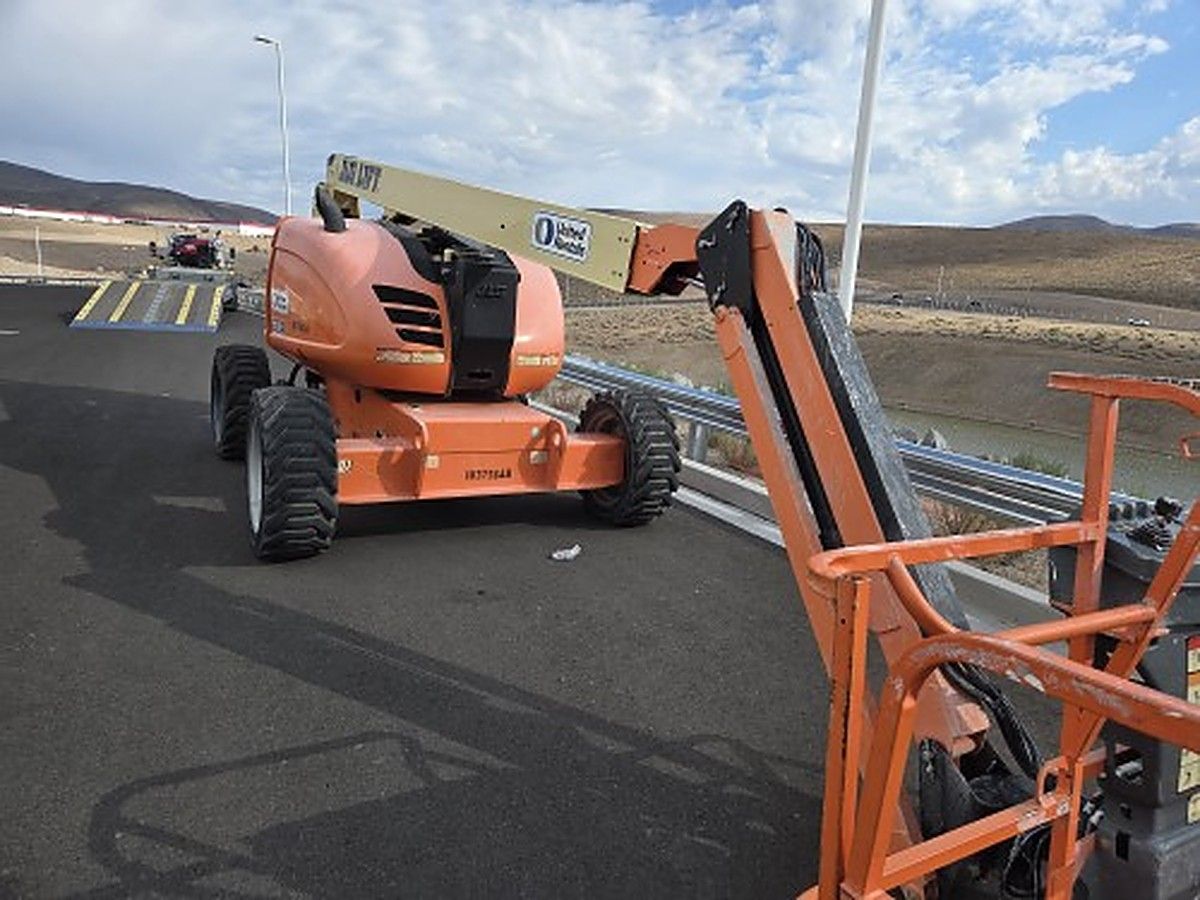 JLG 600AJ photo 3