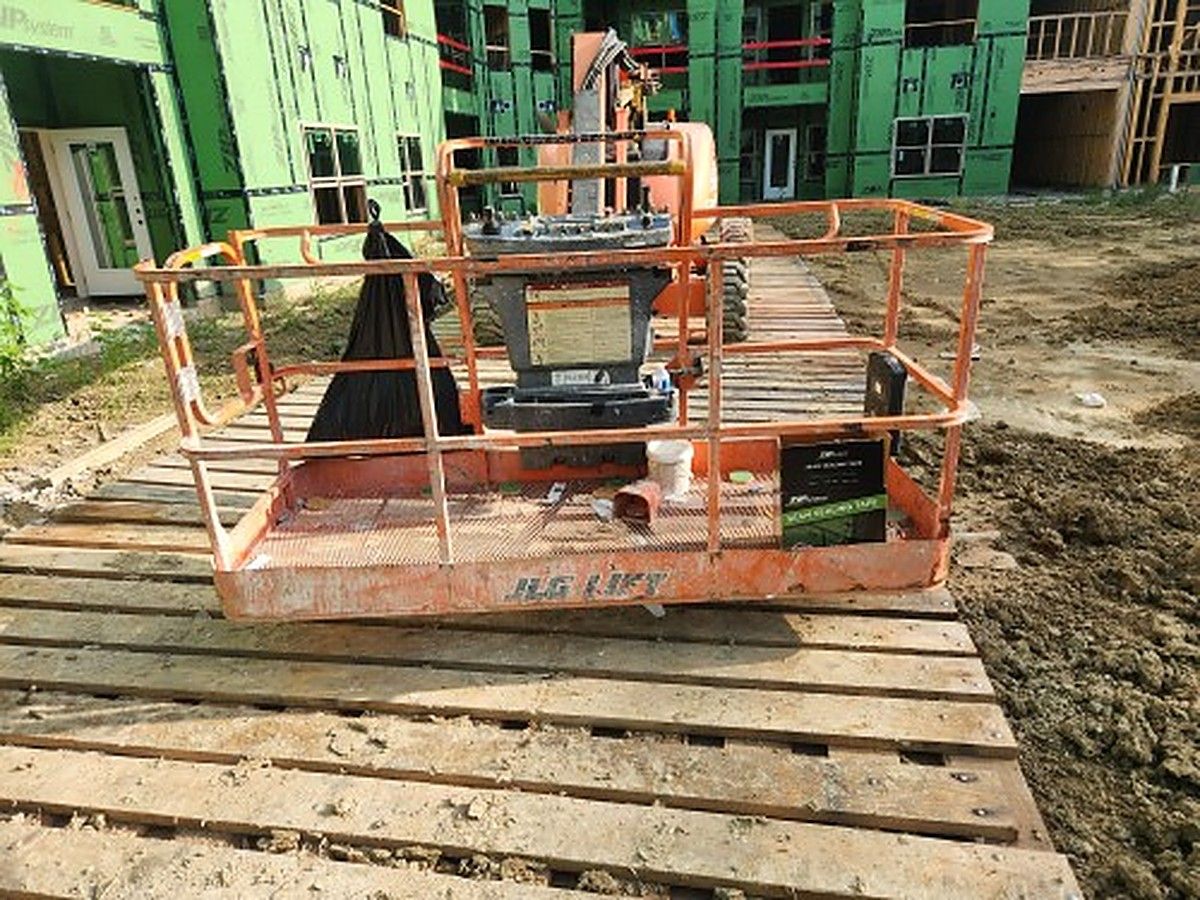 JLG 600AJ photo 11