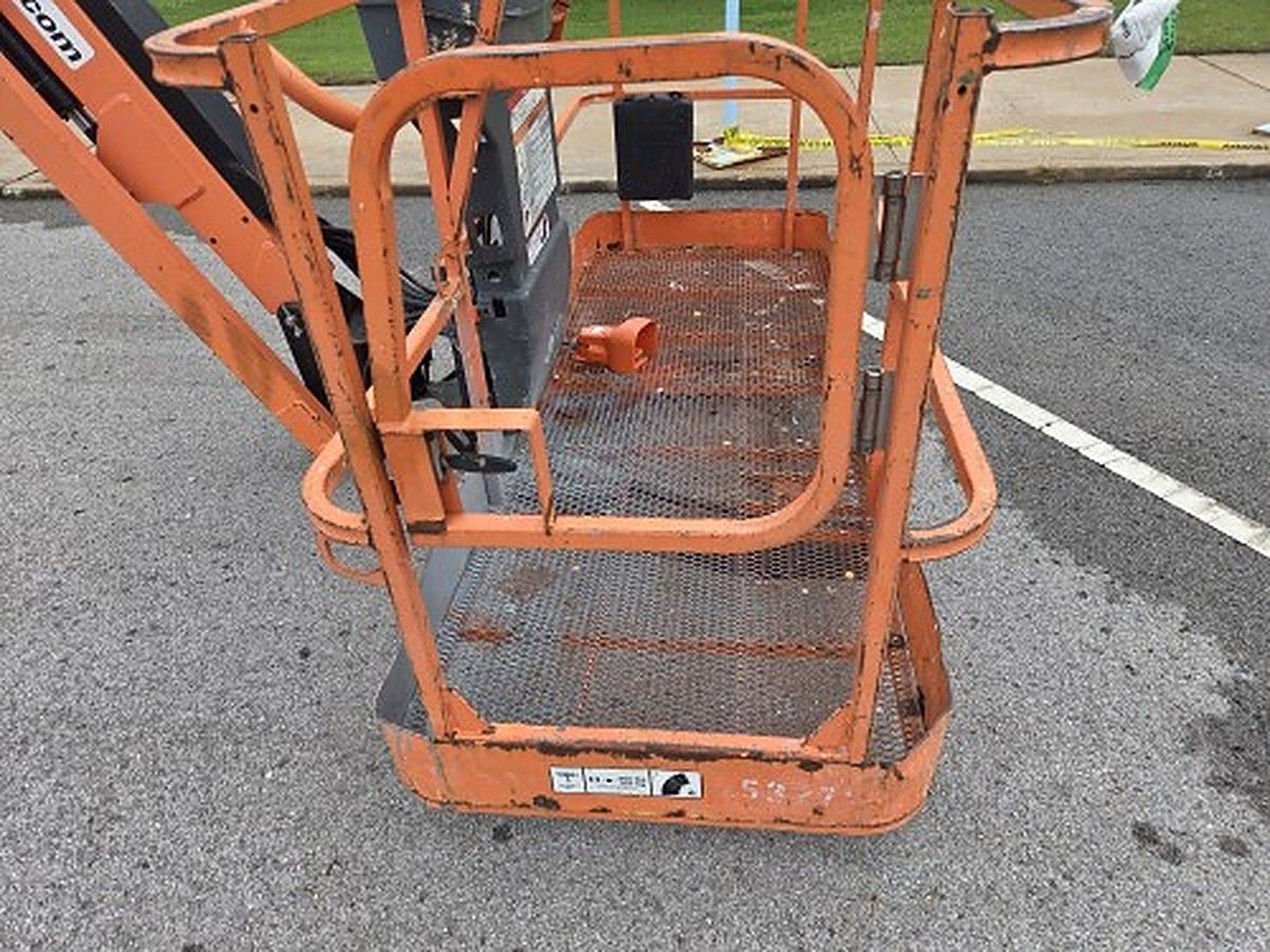 JLG 600AJ photo 9