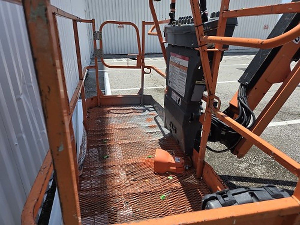 JLG 600AJ photo 10