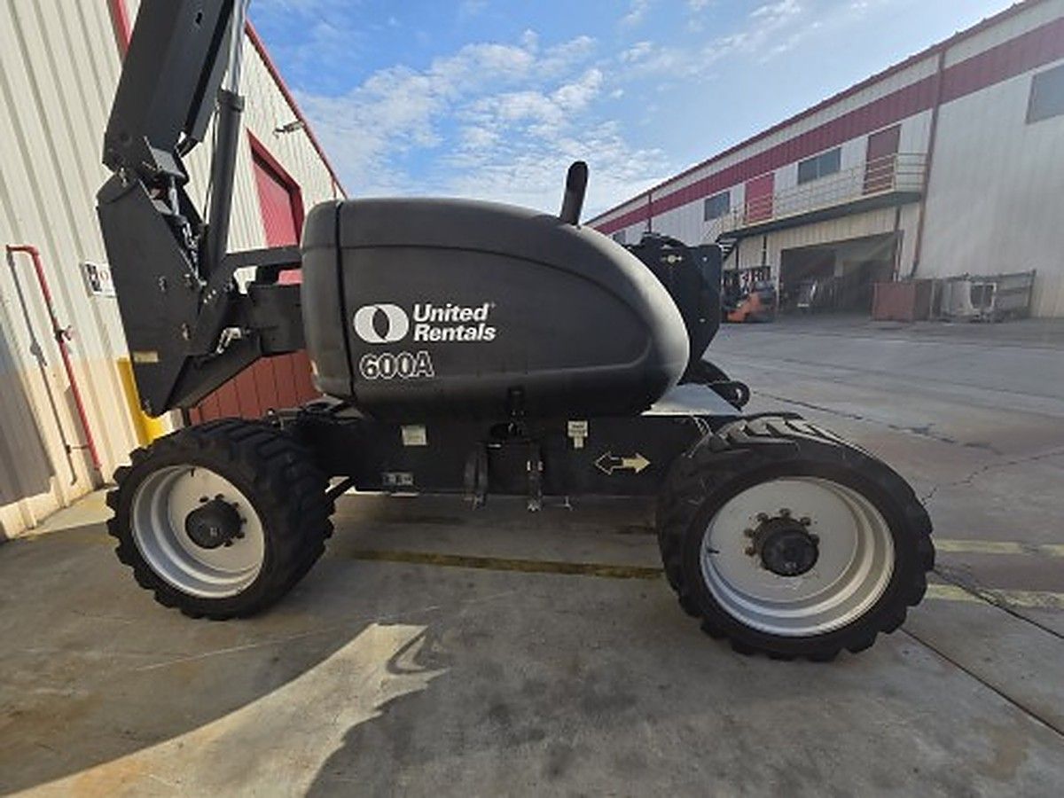 JLG 600AJ photo 3