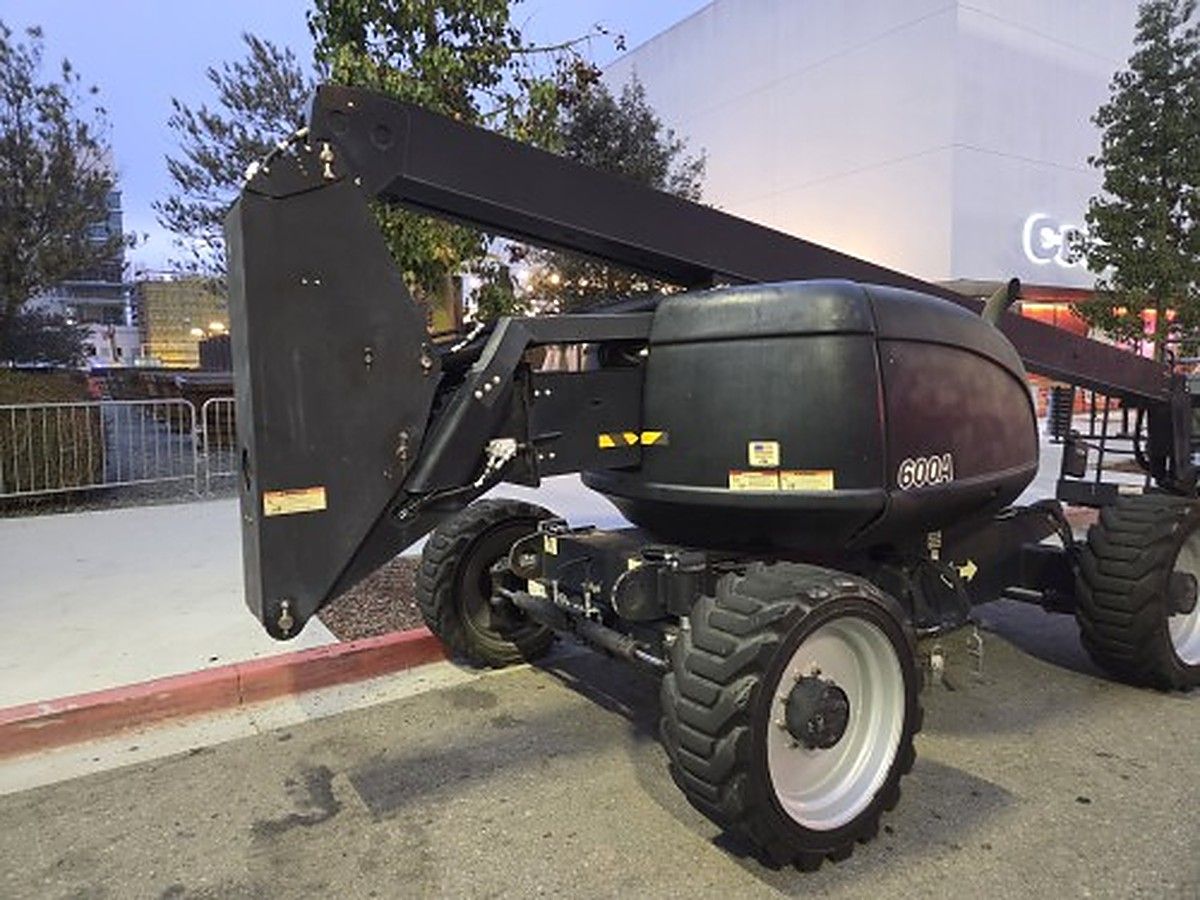 JLG 600AJ photo 2