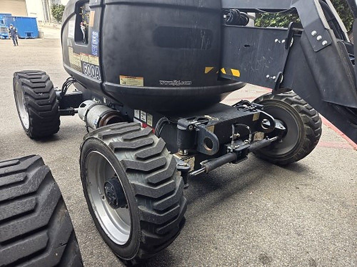 JLG 600AJ photo 2