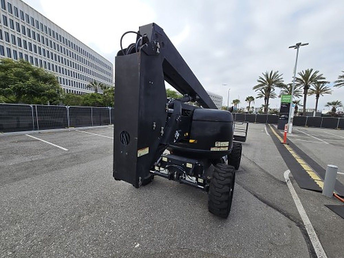 JLG 600AJ photo 2