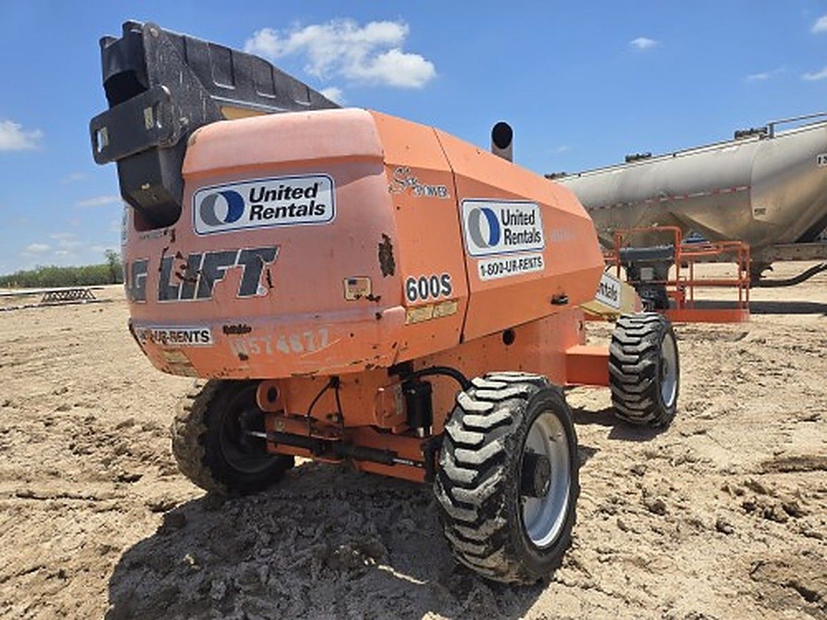 JLG 600S photo 2