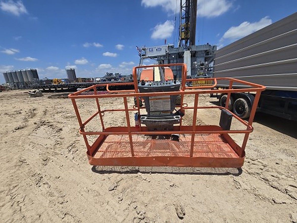 JLG 600S photo 4