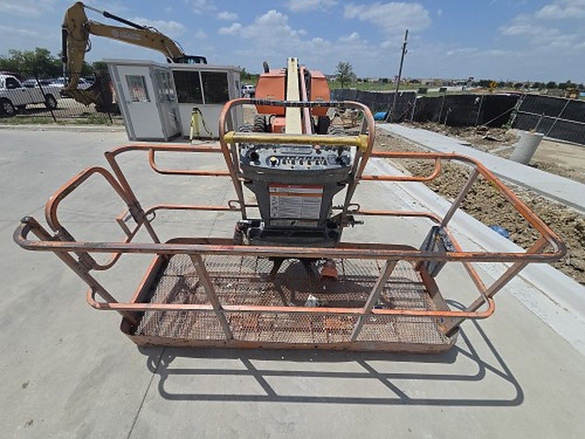 JLG 600S photo 6