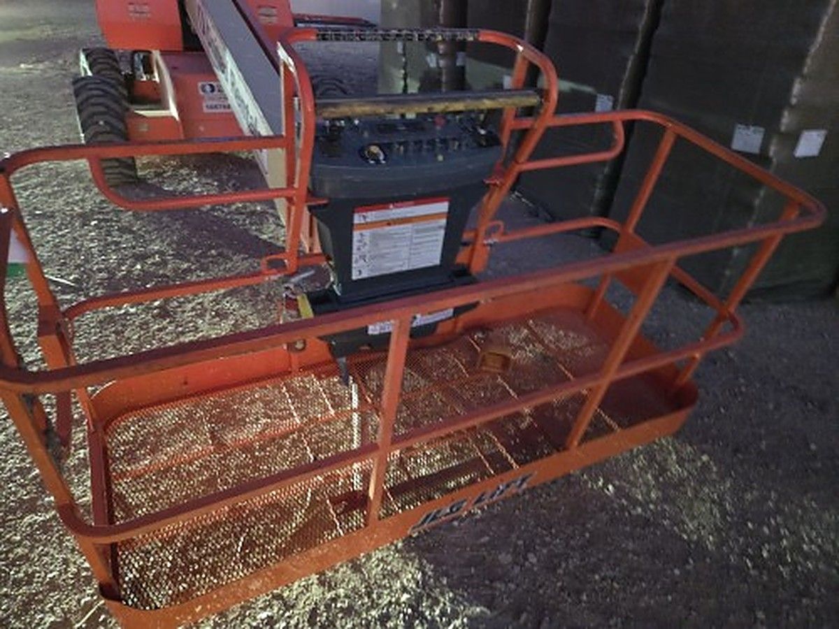 JLG 600S photo 5