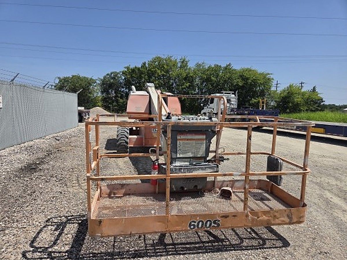 JLG 600S photo 2
