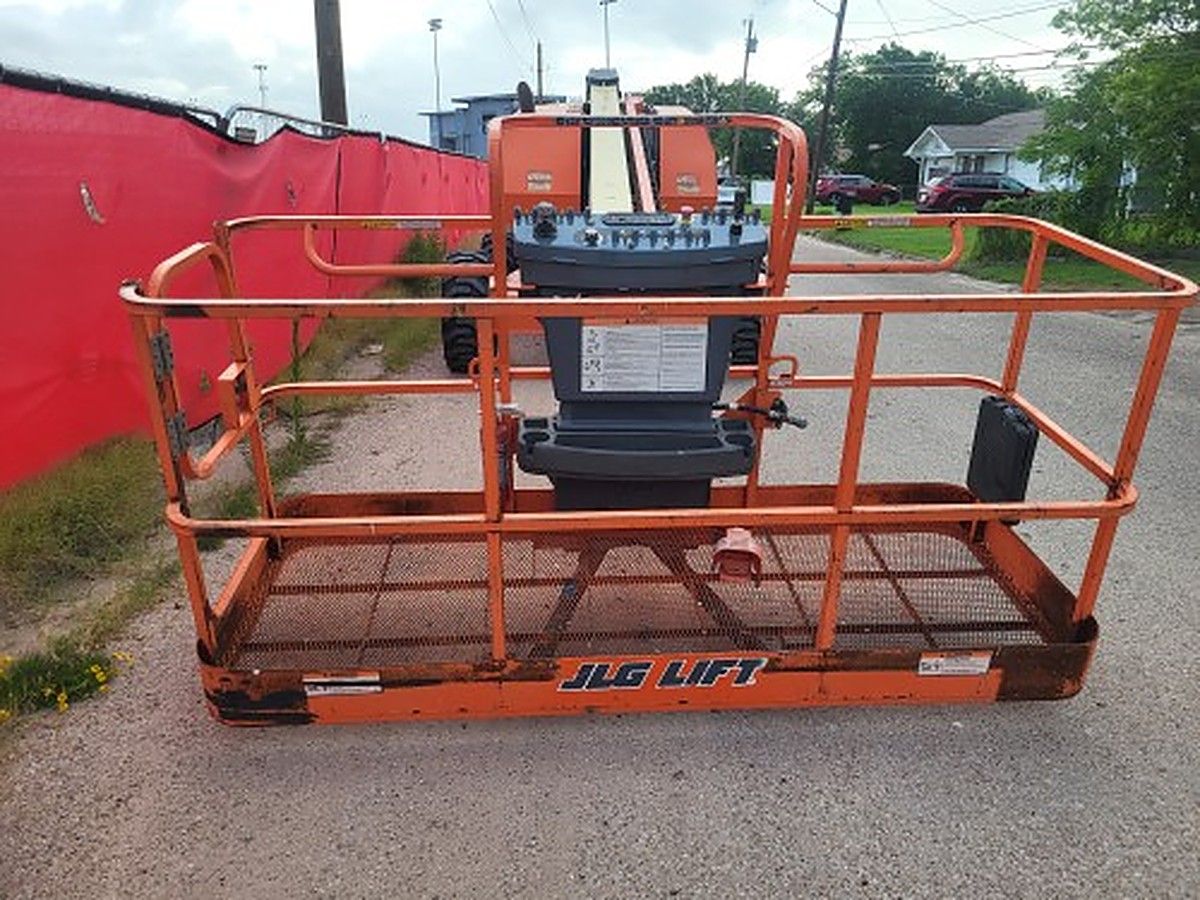JLG 600S photo 4