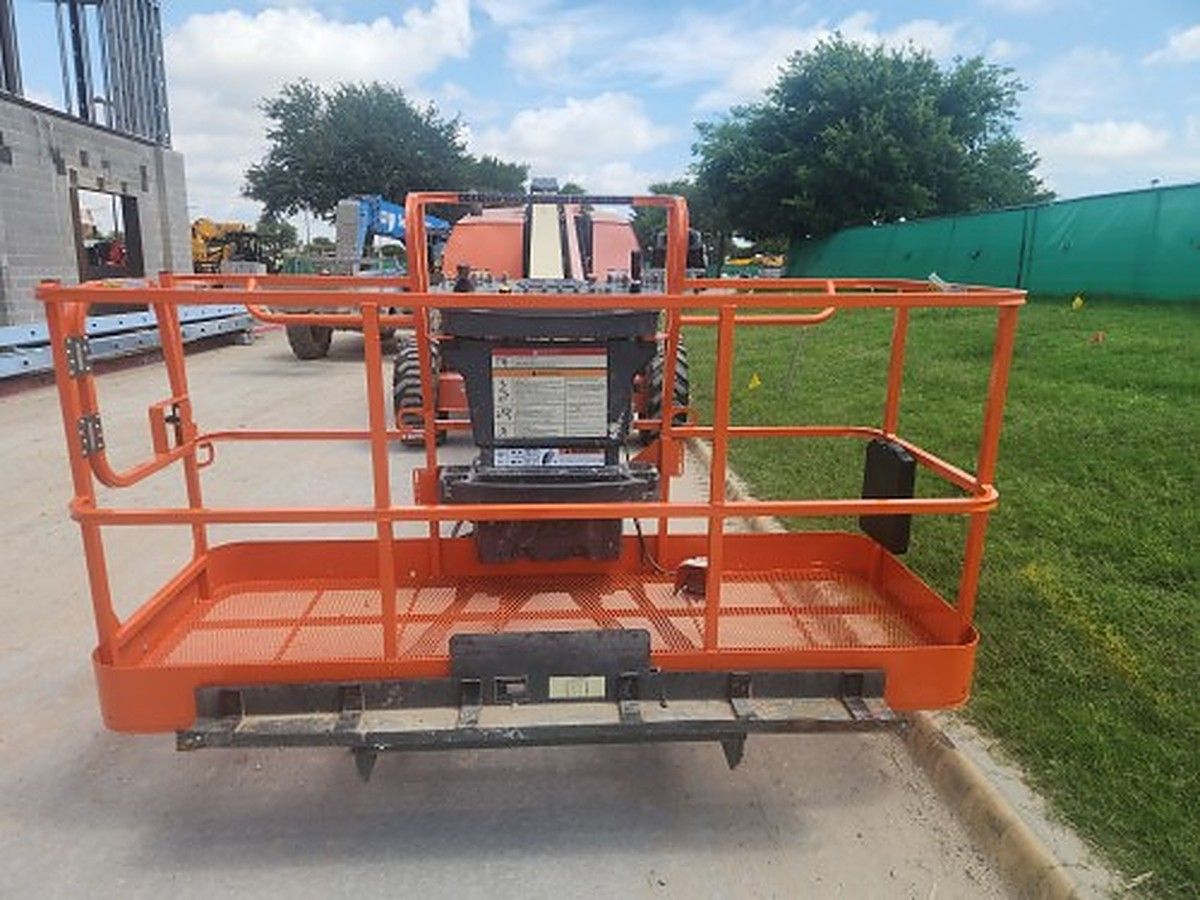 JLG 600S photo 3