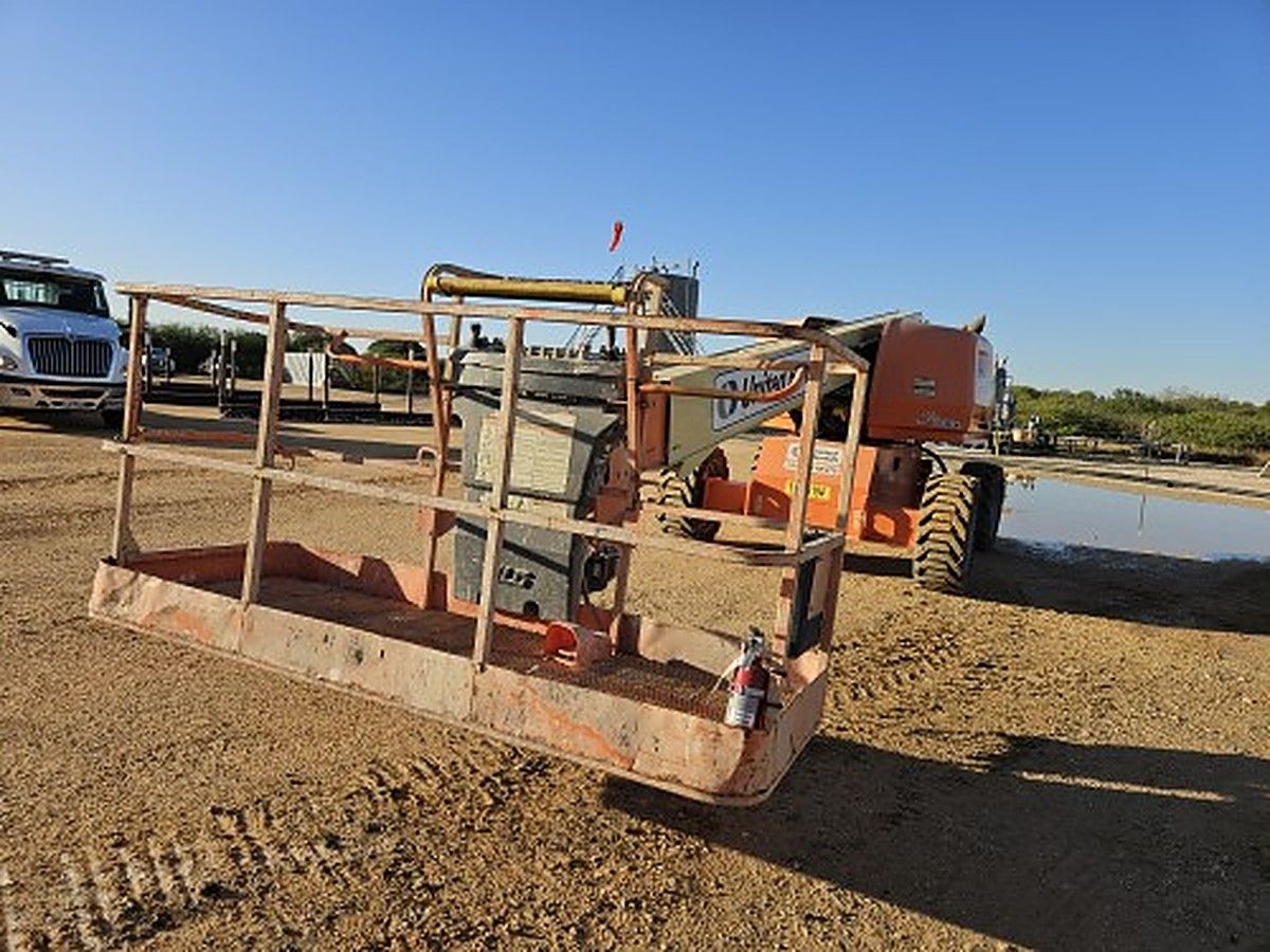 JLG 600S photo 2