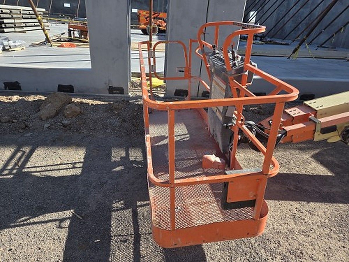JLG 600S photo 7