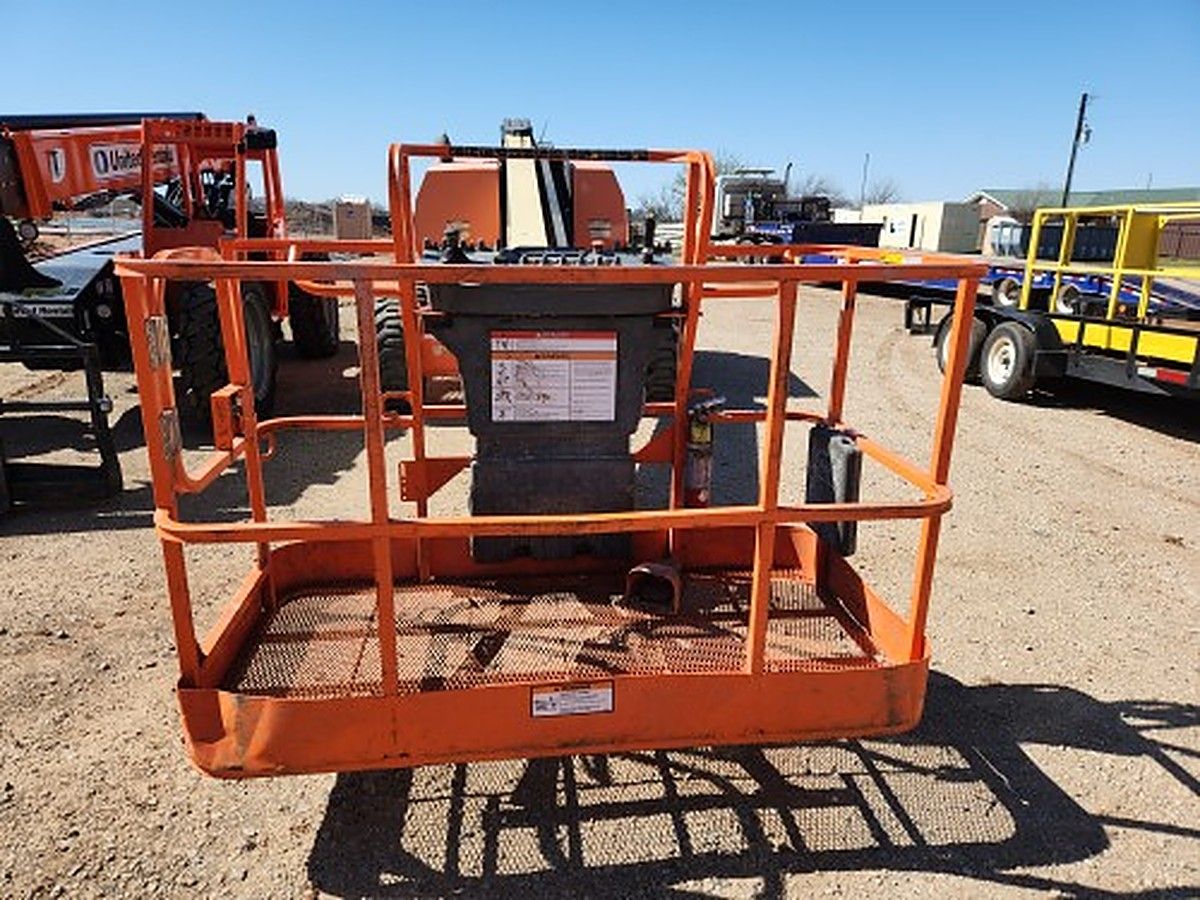 JLG 600S photo 2