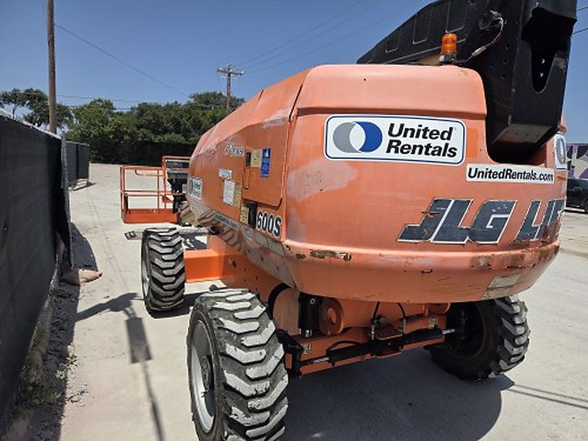 JLG 600S photo 2