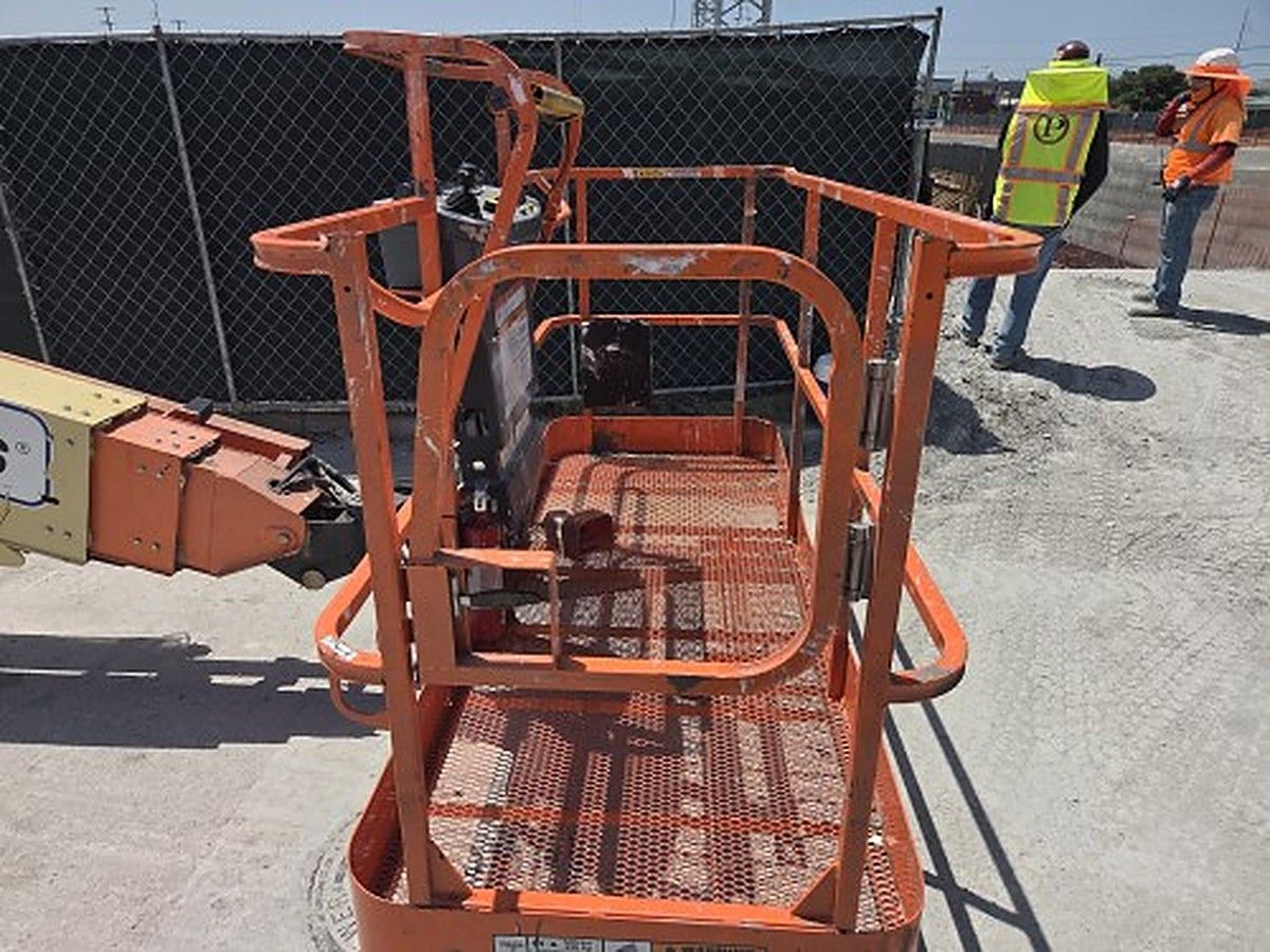 JLG 600S photo 5