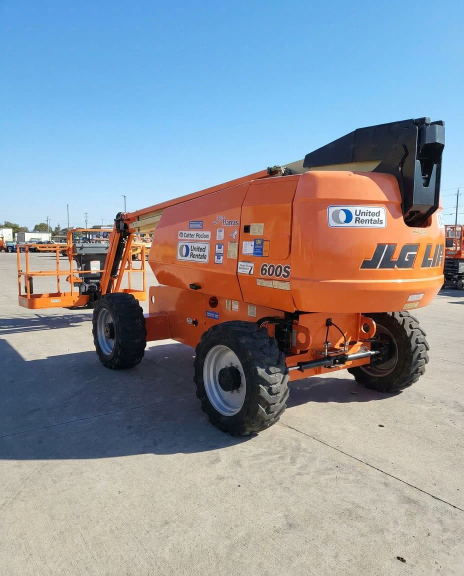 2017 JLG 600S BOOM 60-64' TELESCOPIC