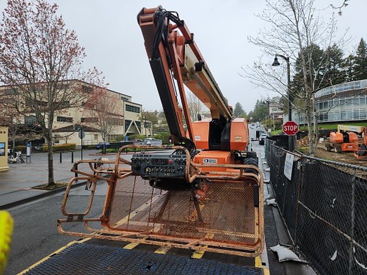 JLG 660SJ photo 2