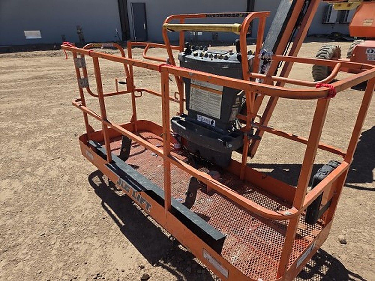 JLG 660SJ photo 11