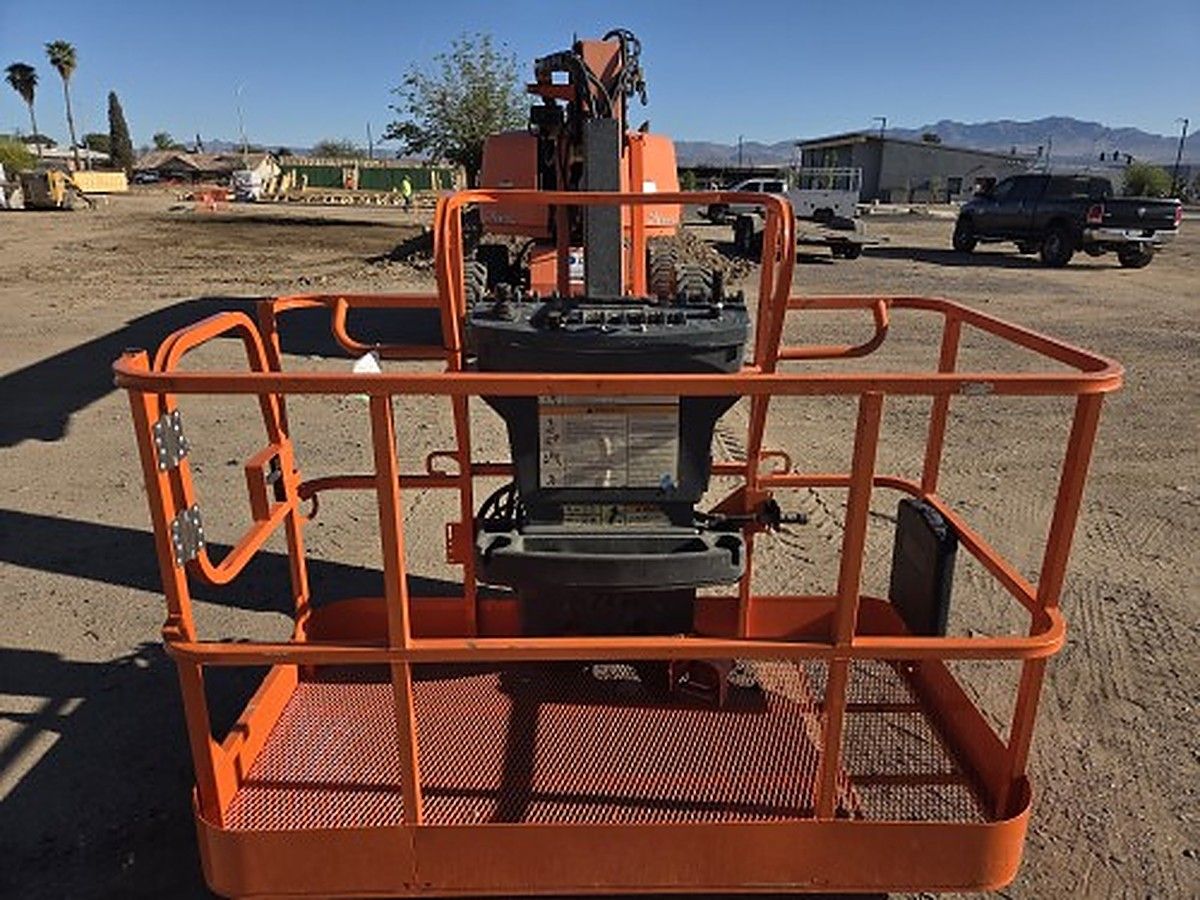 JLG 660SJ photo 5