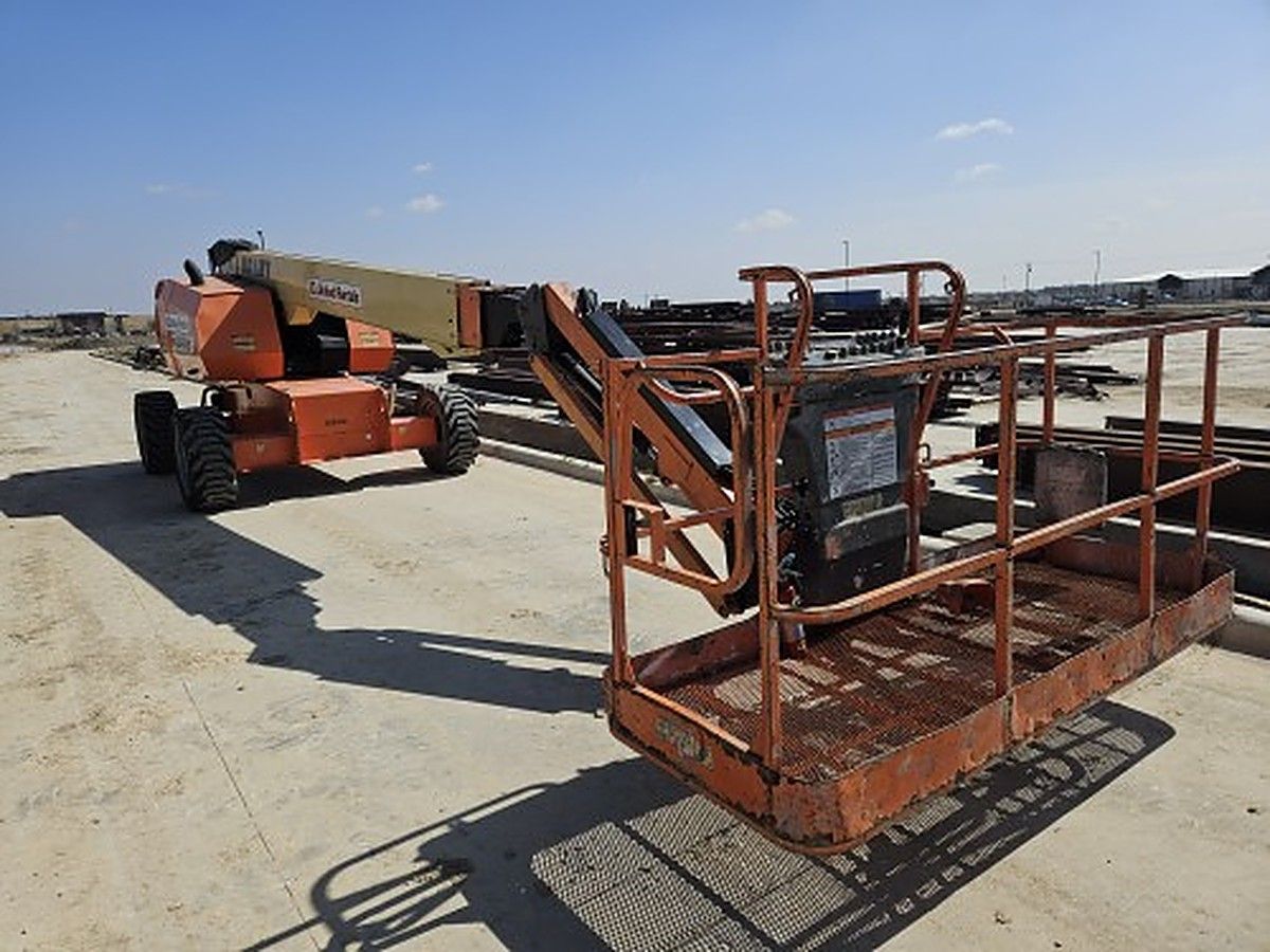 JLG 660SJ photo 2