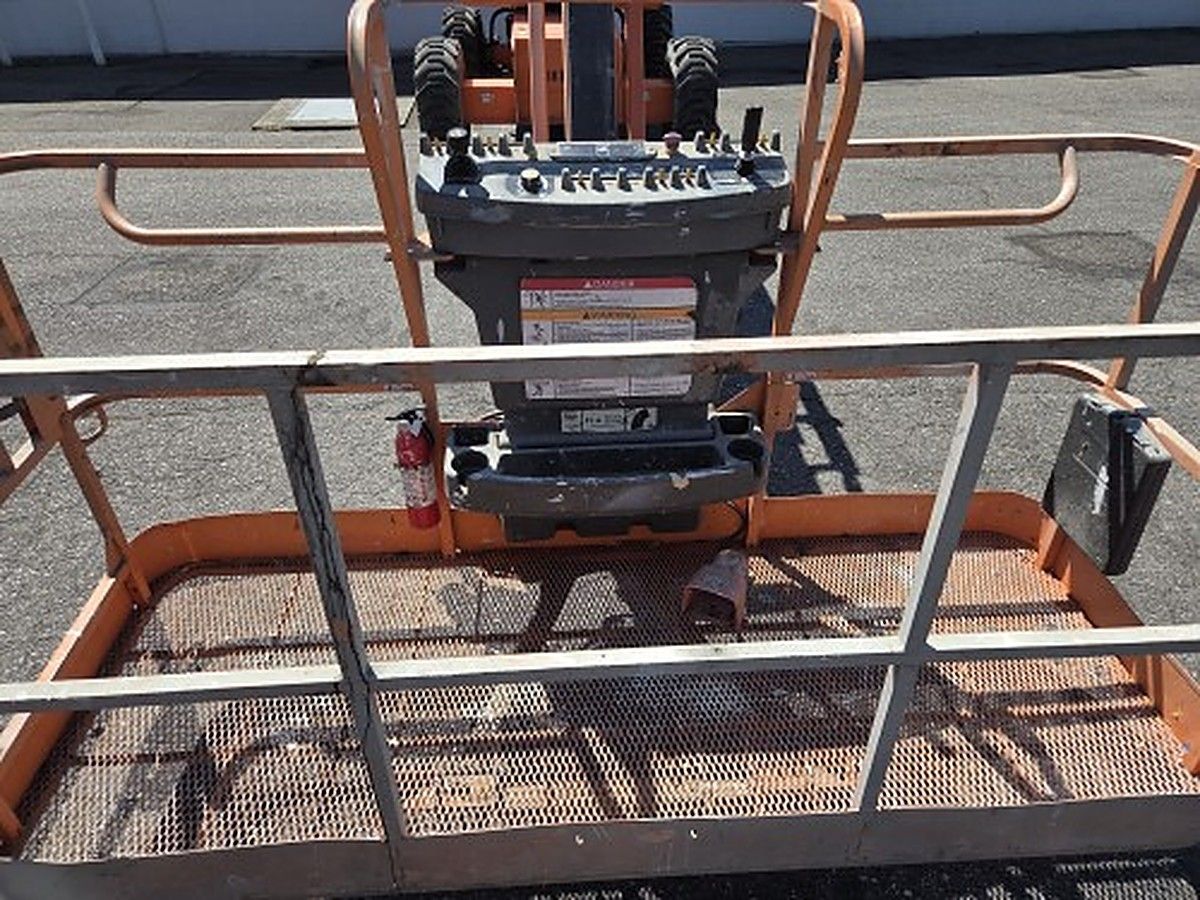 JLG 660SJ photo 11