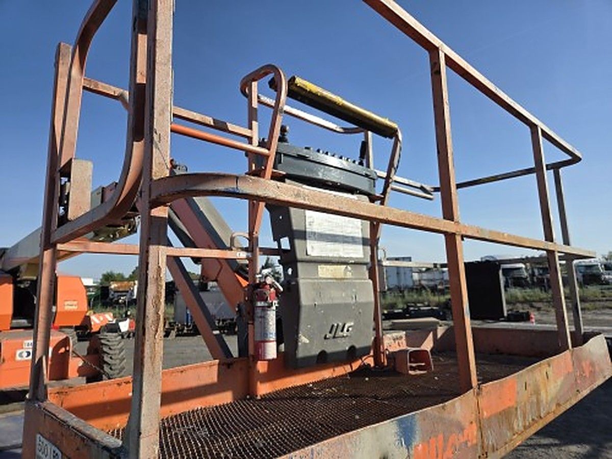 JLG 660SJ photo 2