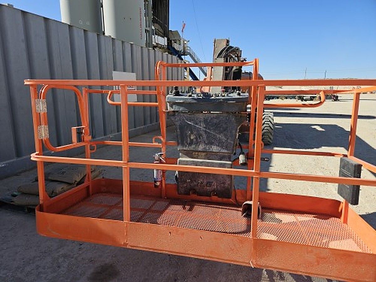 JLG 800AJ photo 3
