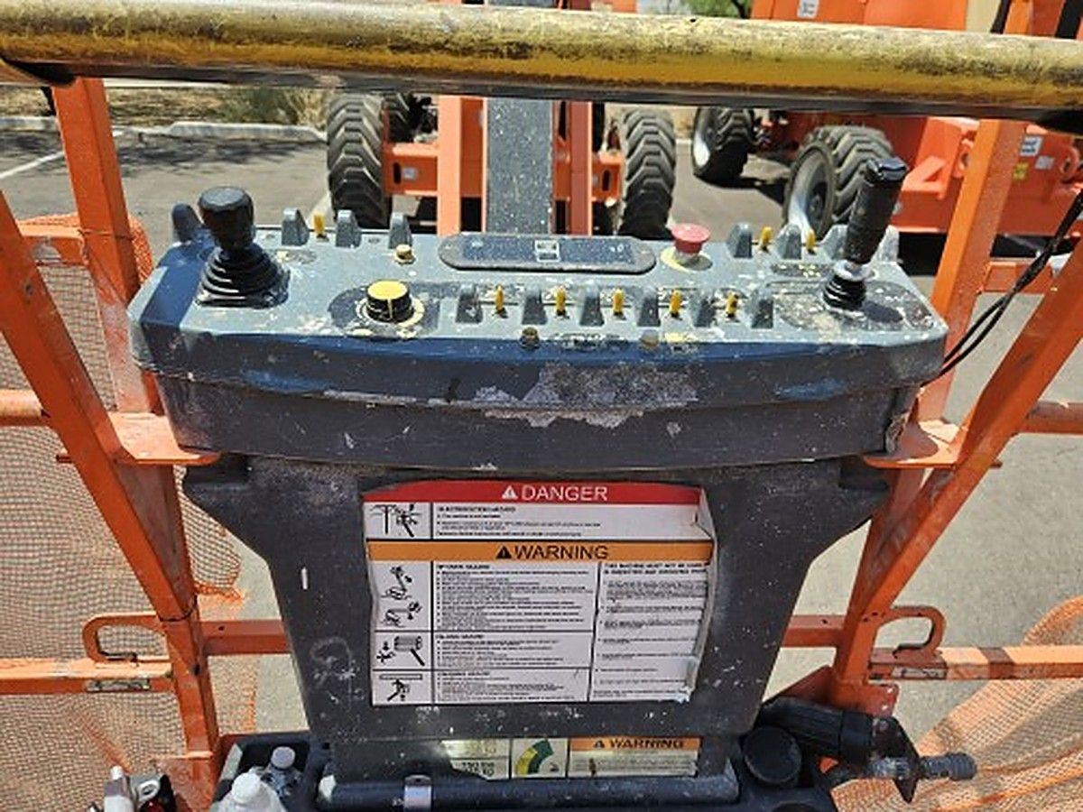 JLG 800AJ photo 5