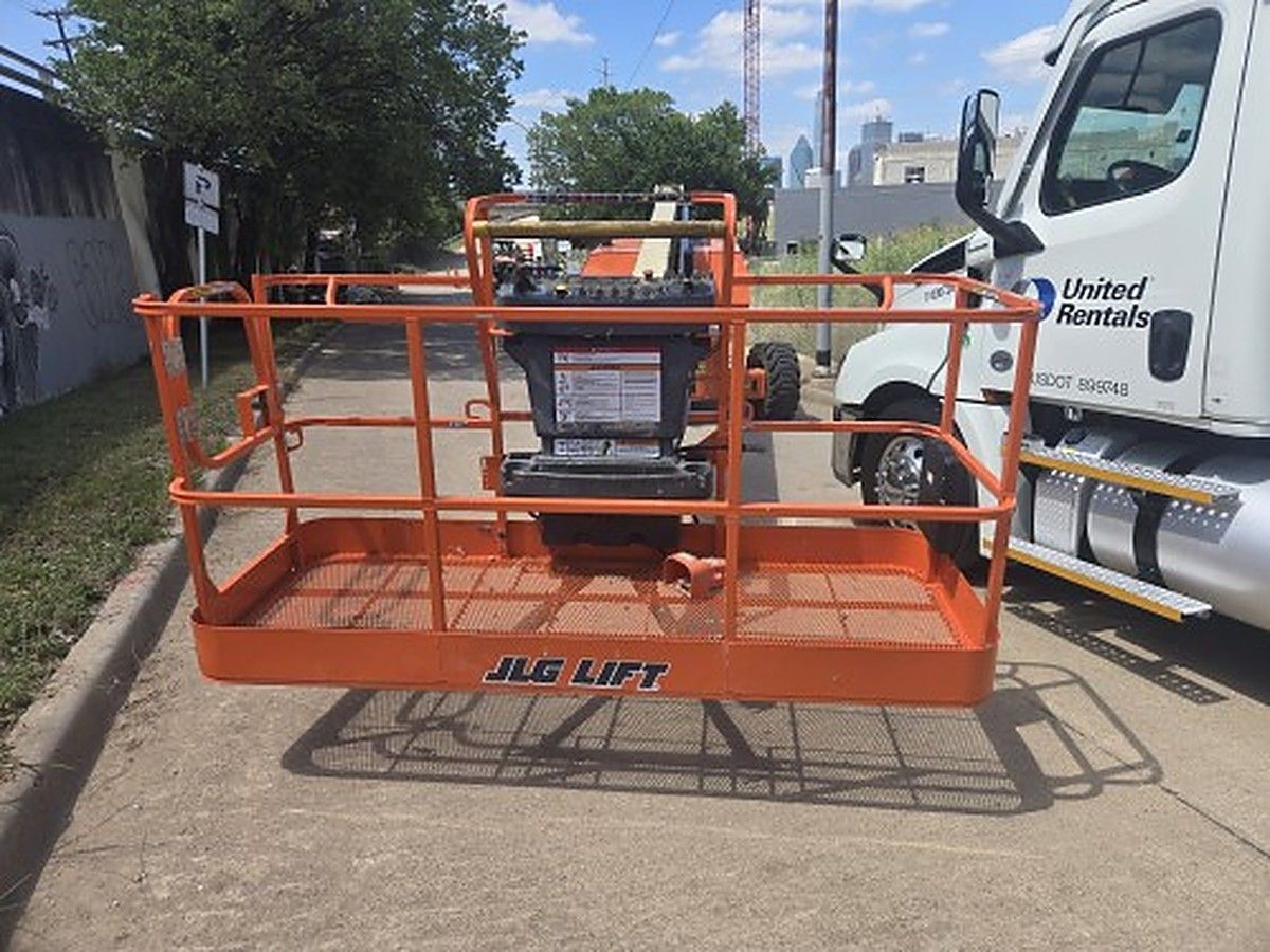JLG 800S photo 4
