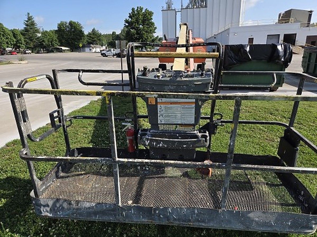 JLG 800S photo 9