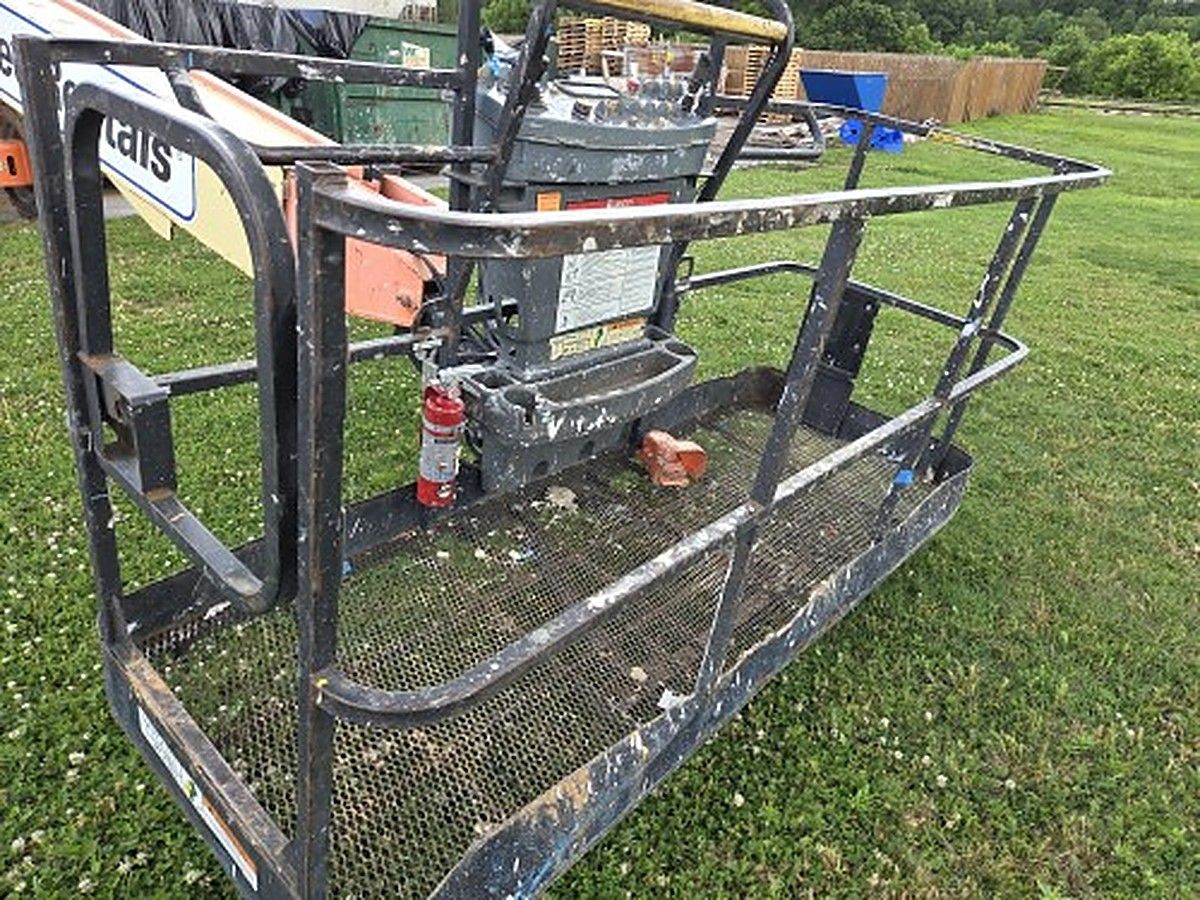 JLG 800S photo 10