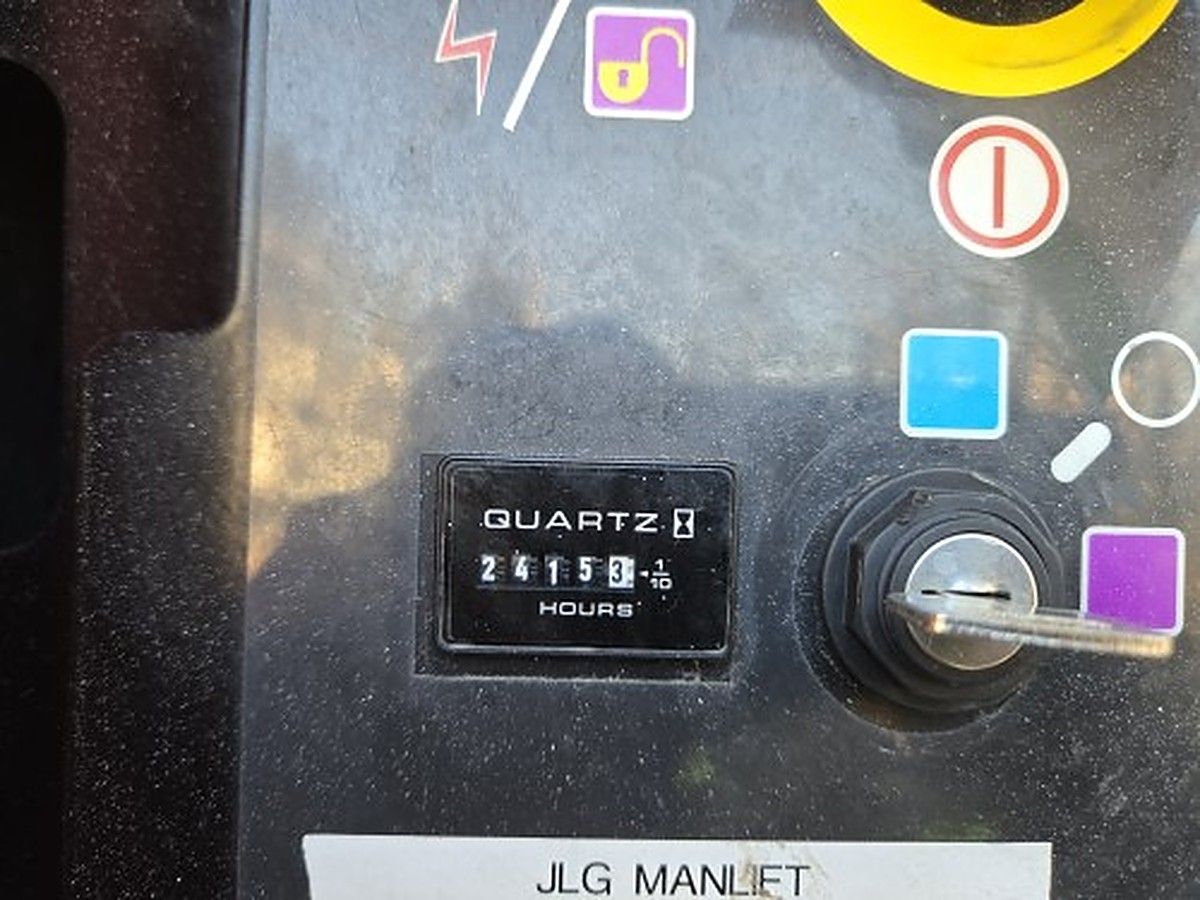 JLG 800S photo 4
