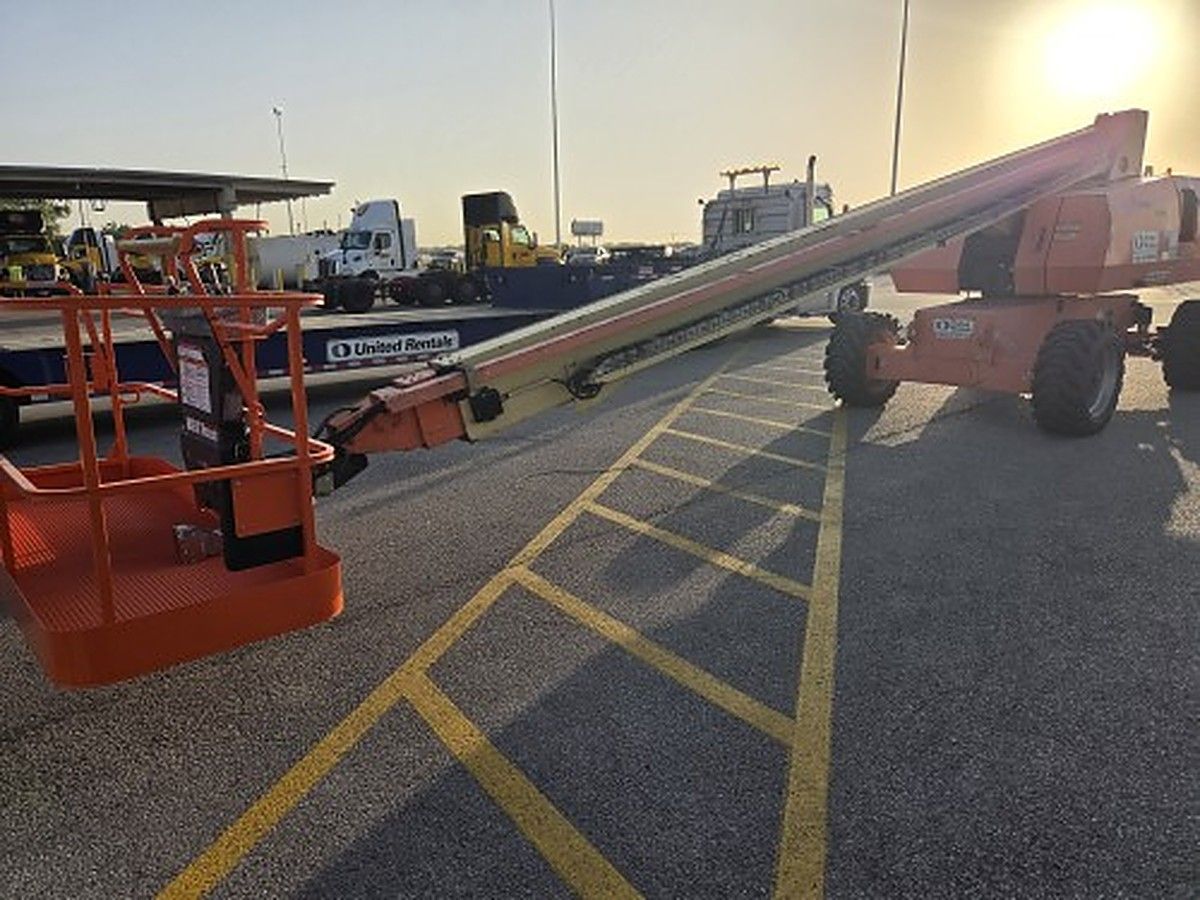 JLG 800S photo 2
