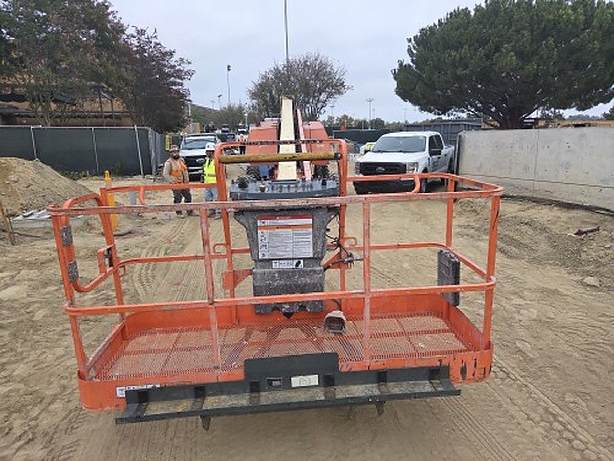 JLG 800S photo 7