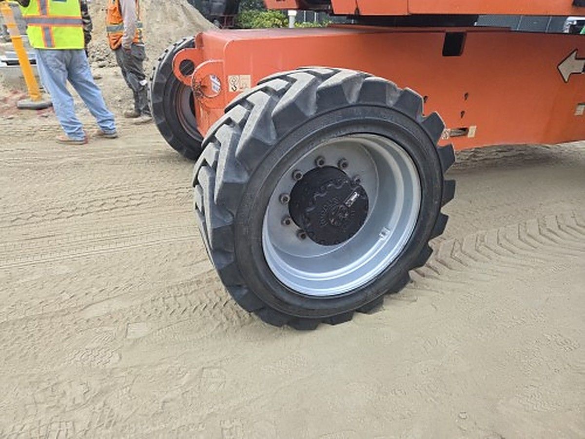 JLG 800S photo 8