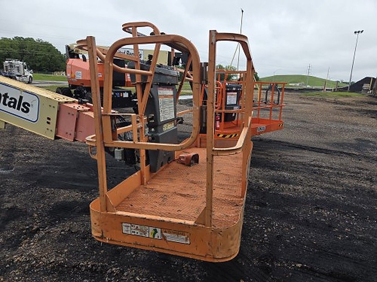 JLG 800S photo 3