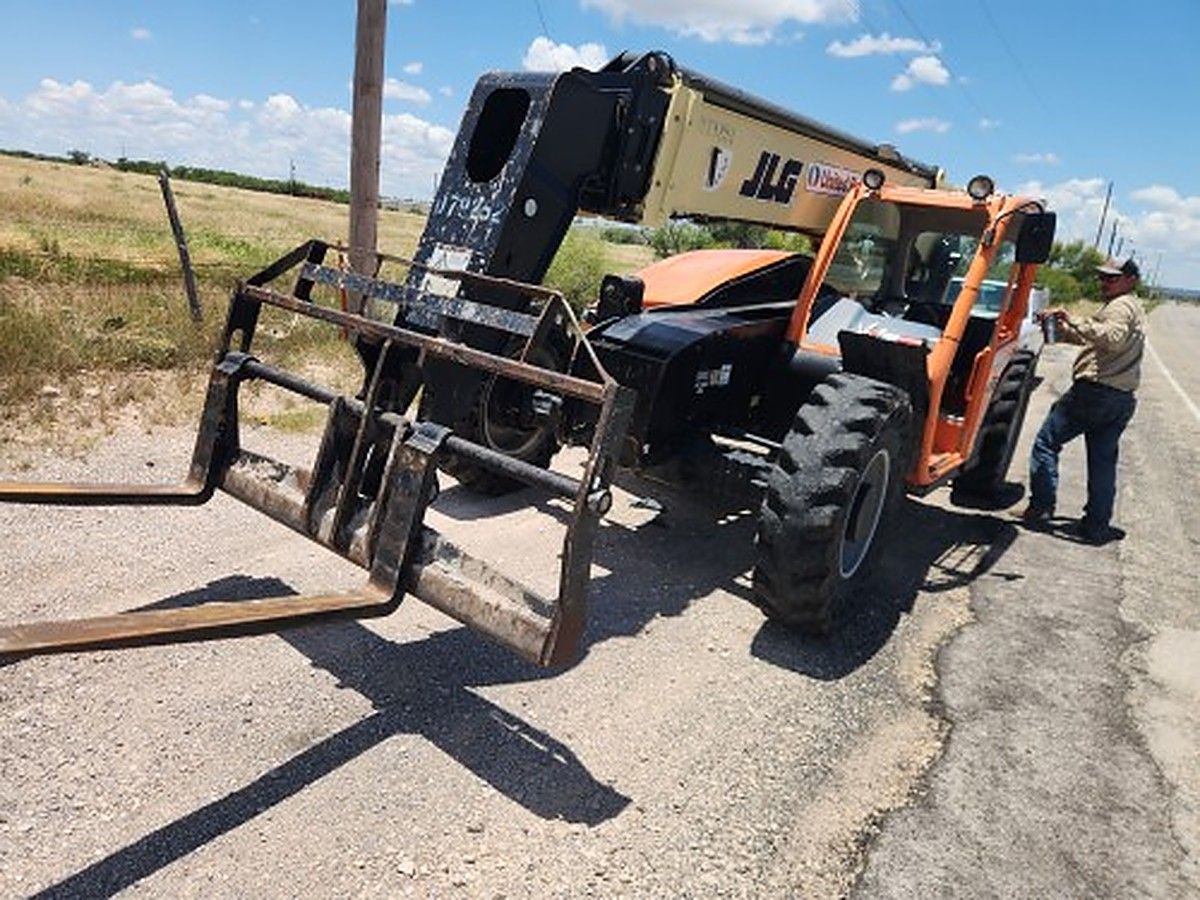 JLG 943 photo 2