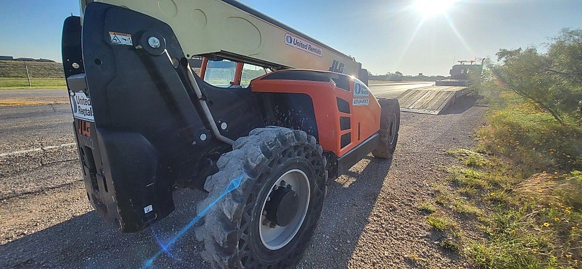 JLG 943 photo 8