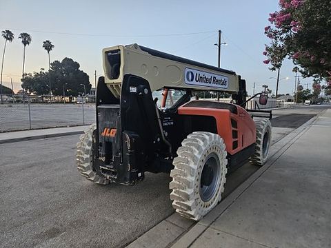 2017 JLG 943 S Forklift Variable Reach 9000# 30-45'