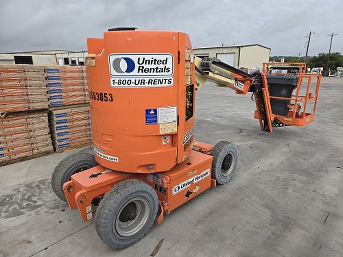 JLG E300AJP photo 4